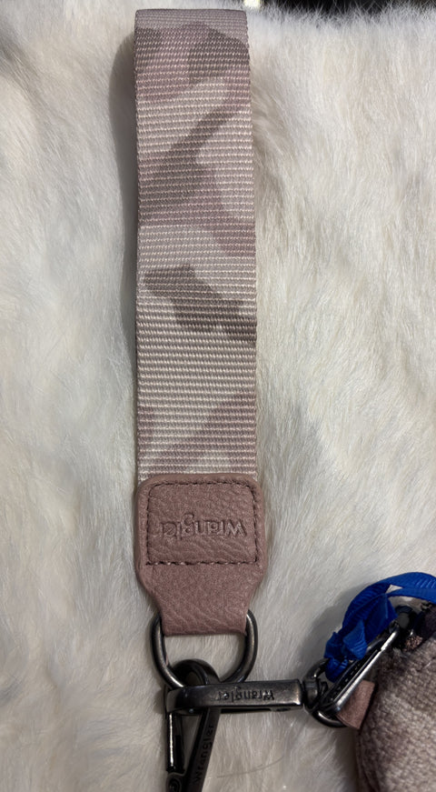 Wrangler Camo Print Dual Pouch Wristlet  - Pink WG286-W0051PK