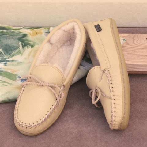 Women's Deertan  Canoe Sole Moccasins