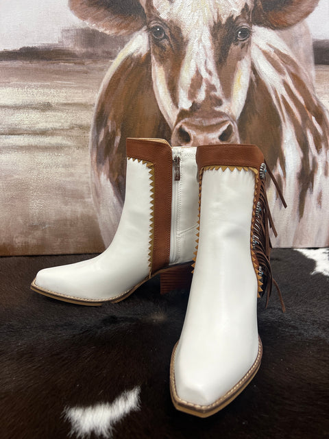 GIZELLE WHITE BOOT